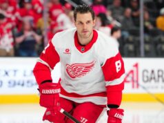 Red Wings DE Ben Chiarot marcou uma extensão de 3 anos, 0,5 11,55 m