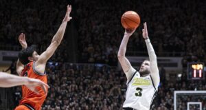 O nº 4 Purdue, buscando um melhor arremesso, se recuperou contra o Indiana