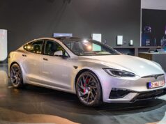 Tesla está matando seus carros Modelo S e X como robôs