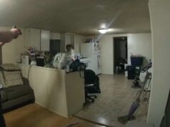 Ex-policial branco foi condenado a 20 anos de prisão pelo assassinato de uma mulher negra em sua casa