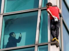 Homem dos EUA sobe livremente em torre de 101 andares em Taiwan