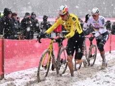 ‘Se ele tivesse sido mais rápido naquele campo, começaria a derrubar os bastões do chão’ – Wout van Aert elogia o líder do Campeonato Mundial de Ciclocross, Mathieu van der Poel