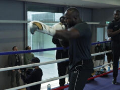 O campeão senegalês de luta livre Modou Lô volta-se para o boxe em Paris
