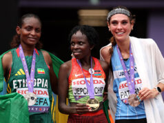 TIGST Assefa lidera prova feminina na Maratona de Londres