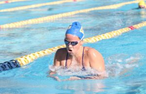 UCLA passa por Iowa, mergulhadores brilham no Bruin Invitational