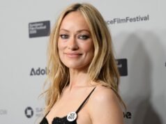 Olivia Wilde e Caspar Jopling tornam-se oficiais do IG em foto atrevida cheia de PDA