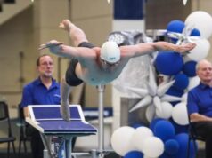 Van Mathias equilibra múltiplas funções durante o reinício da carreira