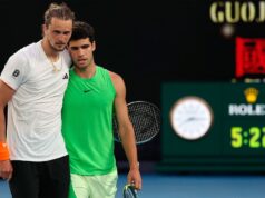 Em grande jogo, Alcaraz eliminou Zverev e chegou pela primeira vez à final do Aberto da Austrália