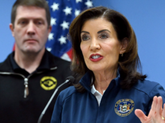 A governadora Hochul afirma que ligou para o ICE quando questionada sobre a assistência contra tempestades do DHS