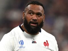 O francês Atonio foi forçado a se retirar da união de rugby após sofrer um ataque cardíaco