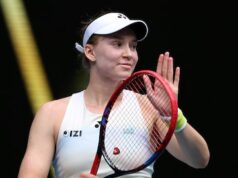 Iga Swiatek novamente não conseguiu convencer em Melbourne e perdeu para Elena Rybakina.