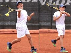 O que você quer dizer com backhand? Este talentoso jovem tenista (15 anos) acerta com facilidade tanto para a esquerda quanto para a direita.