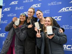 Mulheres da Virgínia quebram recorde de revezamento livre 400 da NCAA em ACCs