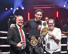 Mykal Fox usa tamanho e habilidade para conquistar o título intercontinental – Associação Mundial de Boxe – Notícia do encaixotamento