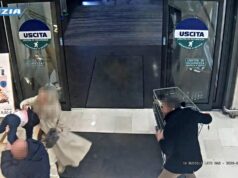 Ele ataca e tenta sequestrar uma menina de 1,5 anos de um supermercado, pega em Bérgamo