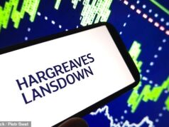 Hargreaves Lansdown ofereceu pagar até £ 8.000, pois aumentou os custos