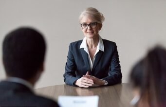 Os empregos mais solicitados no Reino Unido… e as 10 melhores dicas de CV para ficar à frente da concorrência