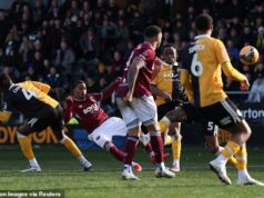 Burton 0-1 West Ham AET: Crysencio Summerville vem ao resgate novamente enquanto os Hammers de 10 jogadores lutam contra os lutadores da League One na FA Cup