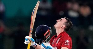 Harry Brook lançou o primeiro bowl da Inglaterra no século 20 para eliminar o boliche do Paquistão e enviar seu time às semifinais da Copa do Mundo