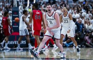 O nº 6 UConn ultrapassou o nº 15 em St. John’s 72-40 para a pole position na corrida da temporada regular do Big East