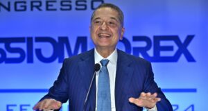 Panetta: “O comércio é organizado com taxas. As taxas devem ser pagas primeiro pela economia dos EUA.”