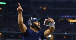 O assistente de longa data da NFL, Chris Richards, é um Stanford DC.