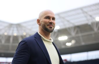 Ilzer não descartou a demissão em meio a rumores de que Schicker havia sido demitido