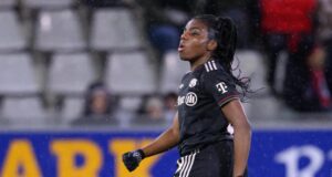 Bayern estendeu sua seqüência de vitórias, Wolfsburg adiou novamente