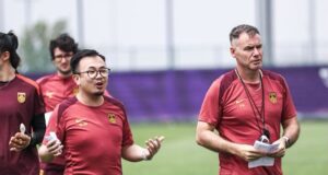 Ante Milicic conta com tradutor para superar obstáculos culturais antes da Copa da Ásia