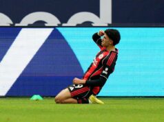 Riera encerrou a primeira série sem vitórias do Frankfurt em casa