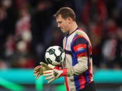 O técnico do Bayern informou Neuer depois que ele foi substituído no intervalo