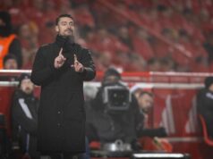 Albert Riera reflete sobre sua primeira vitória como técnico do Eintracht Frankfurt