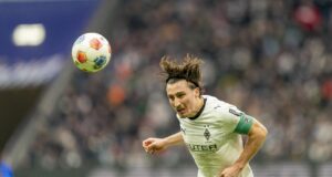 Effenberg questiona Rocco Reitz em meio a ligações de transferência para o RB Leipzig