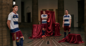 O HSV comemora a vitória na Bundesliga em 1887 com uma camisa especial