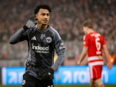 O Eintracht Frankfurt está avaliando o valor de Nathaniel Brown enquanto está ligado ao Barcelona e ao Manchester City