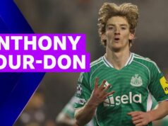 Gordon marcou quatro gols para quebrar o recorde de Shearer.