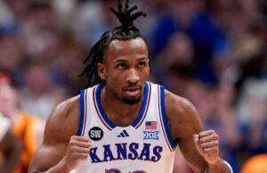 Darrin Peterson (18 pontos), Kansa Outduel AJ Dybants (17), BYU