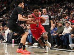 O armador do New Bulls, Colin Sexton, multado em US$ 35 mil por gorjeta