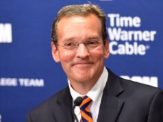 Syracuse AD John Wildhack se aposentará após 10 anos