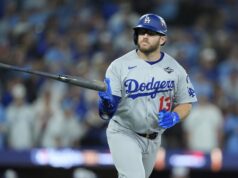 Dodgers 3B Max Muncy concorda com extensão de 1 ano e US$ 10 milhões.