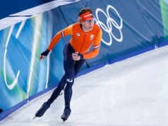 Os ex-campeões olímpicos Jorrit Bergsma e Ted-Jan Bloemen competem na corrida de 10 quilômetros.