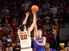 Nº 5 do estado de Iowa evitou o nº 9 do Kansas