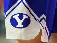 O guarda da BYU, Richie Saunders, sofreu uma lesão na perna contra o Colorado