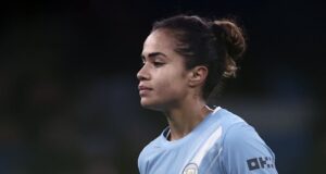 Mary Fowler está incluída apesar das lesões, Charli Grant fica de fora