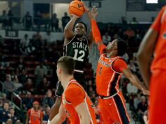 Josh Hubbard, do Mississippi St., atingiu 46, estabeleceu um recorde do programa com 10 3s