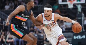 Devin Booker perde a derrota do Suns para o Spurs devido a uma distensão no quadril.