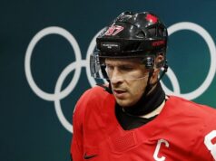 Sidney Crosby é eliminado da semifinal olímpica do Canadá contra a Finlândia.