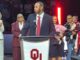 Oklahoma retirou a camisa 24 de Buddy Hield na cerimônia do intervalo