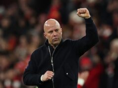 Será que o Liverpool se vingará de Forest? Arne Slot colocou três compatriotas como titular.