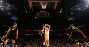 Golden State venceu Denver apesar de um triplo-duplo de Jokic.